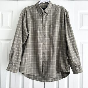IZOD Button Down Shirt Mens Size L Beige Green Plaid Long Sleeve Classic Fit